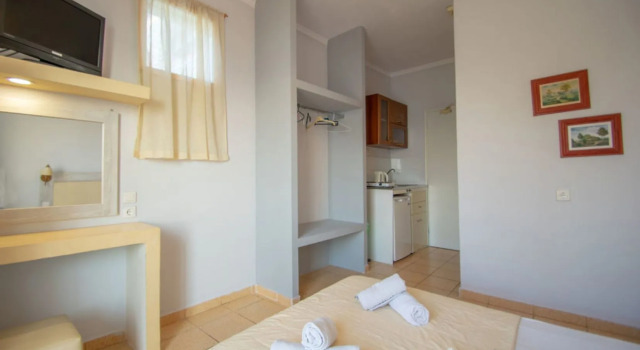Agoulos Beach Hotel