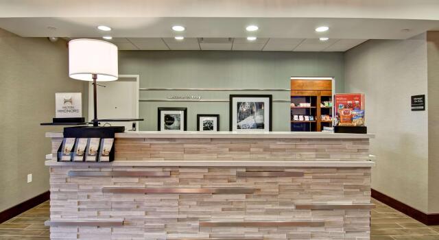 Hampton Inn & Suites Detroit/Troy