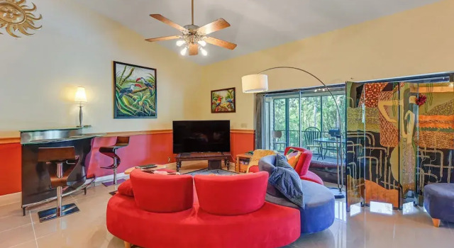 Tropical Vibes! Riverfront Bonita Springs Hideaway, Book Feriehus Villaer i Florida, Villa