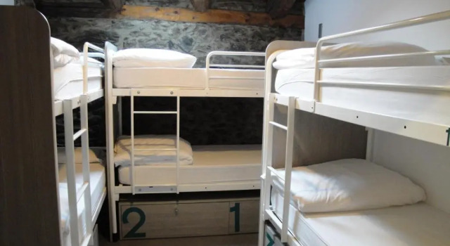 Кровать в общем номере Mountain Hostel Tarter