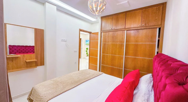 Апартаменты Comfort Elite Holiday Homes - Luxury & Centric Flat