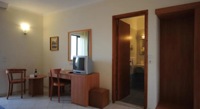 Golden View Studios, Prenota Affittacamere Hotel a Lindos con piscina, Piscina