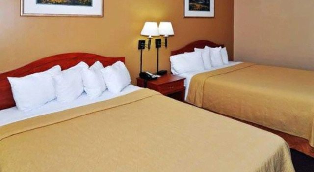 Четырёхместный номер Standard Econo Lodge Lubbock I-27