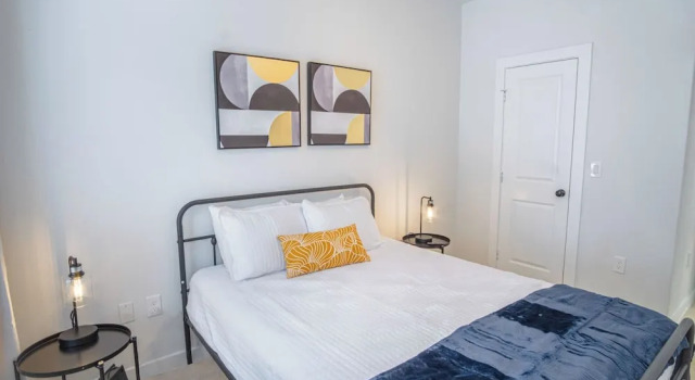 Cutting-edge Elegant 3BR 2.5ba Home Near Downtown!