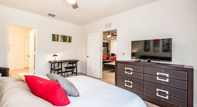 Коттедж Fantastic 4 Bed 3 Bath Villa