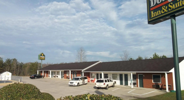 Douglas Inn & Suites, Book Hotel Blue Ridge Georgia