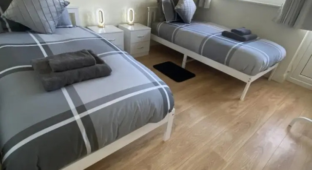 Коттедж 3 Bed House - Sleeps 6 - Garden - Parking - Wifi