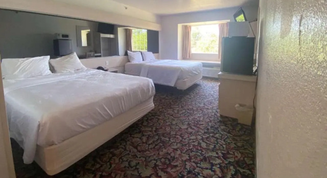 Четырёхместный номер Standard Motel 6 McAlester OK - South