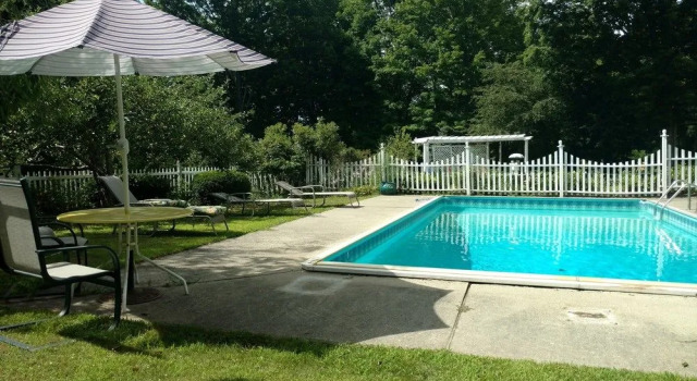 Thornewood Inn, Varaa Hotelli Hotellit New England uima-altaalla, Uima-allas