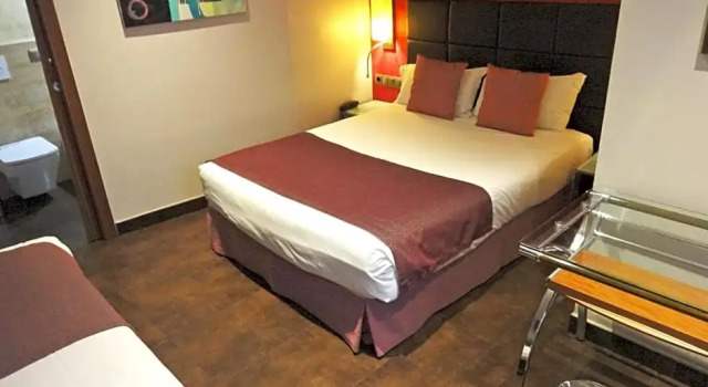 Трёхместный номер Superior Hotel Lloret Ramblas