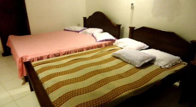 Mothers Elephant Safari Hotel