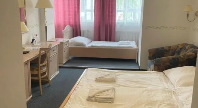 Трёхместный номер Standard Hotel Hořec