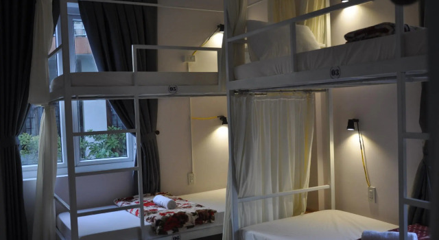 Кровать в общем номере (женский номер) Bon Ami Hostel