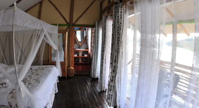 Lake Bunyonyi Rock Resort