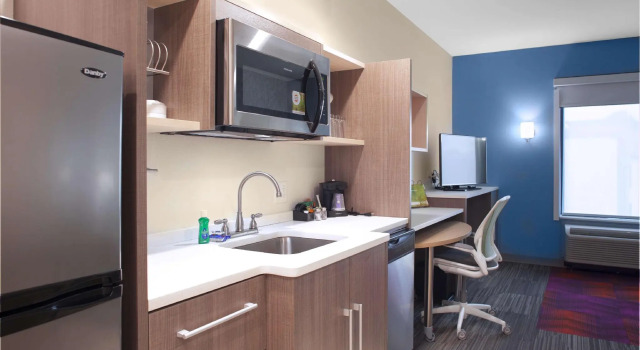 Четырёхместная студия Home2 Suites By Hilton Lake Charles