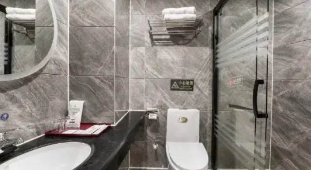 Люкс Business Good Luck Hotel (Humen High-speed Railway Station Store)