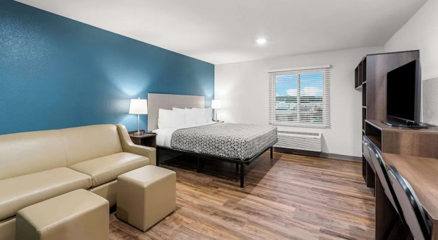 Люкс Woodspring Suites Kansas City Airport