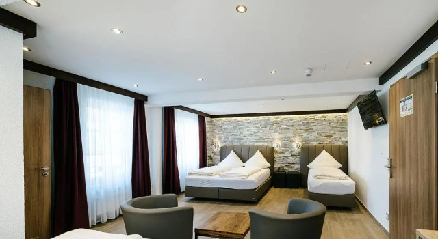 Пятиместный номер Superior Central City Hotel