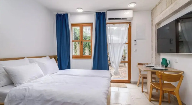 Oleander Center Suites, Varaa Huoneisto Hotellit Split-Dalmatia pysäköinnillä, Pysäköinti