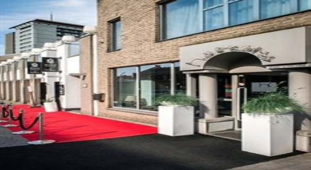 HasHotel