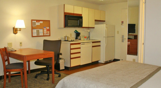 Двухместный люкс c 1 комнатой Candlewood Suites Syracuse-Airport by IHG
