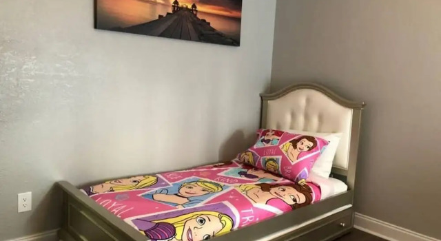 6151 Sandcrest · Next to Universal. Pool Sleep 9. Walk to Park, Book Feriehus Villaer i Doctor Phillips, Villa