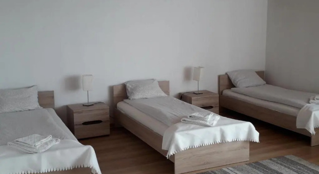 Villa Osa Modlin Airport, Book Villa Hoteller i Masovia med parkering, Parkering
