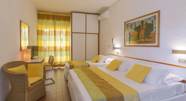 Трёхместный номер Standard с видом на море Hotel Bellevue