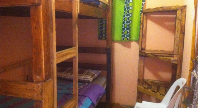 Кровать в общем номере Bananyana Backpackers