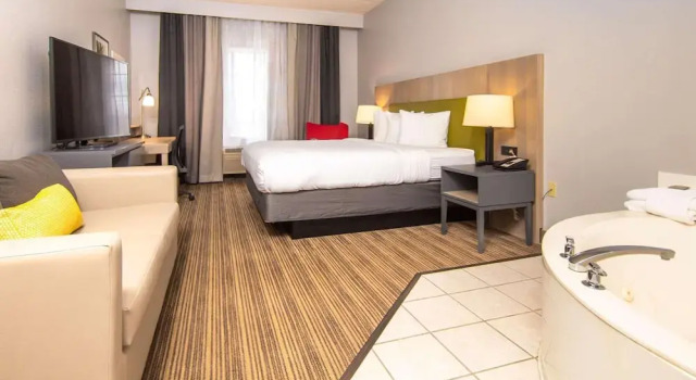 Двухместный люкс Country Inn & Suites by Radisson, Rapid City, SD
