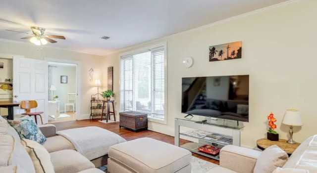 Коттедж St. Marys Chic: Porch Living & Total Walkability!
