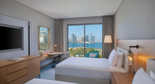 Двухместный номер Superior с видом на воду DoubleTree by Hilton Sharjah Waterfront Hotel And Residences