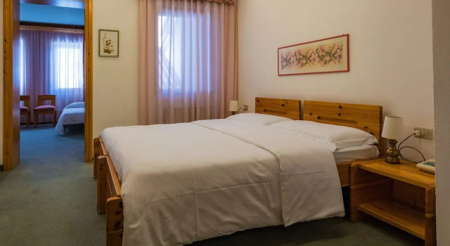 Четырёхместный номер Standard с 2 комнатами Sport Hotel Europa