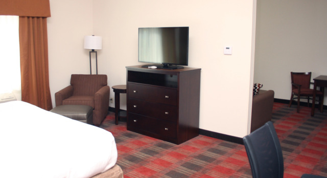 Holiday Inn Express & Suites Cumberland - La Vale by IHG, 予約 ホテル カンバーランド メリーランド州