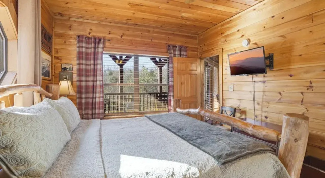 Knotty But Nice 4 Bedroom Home