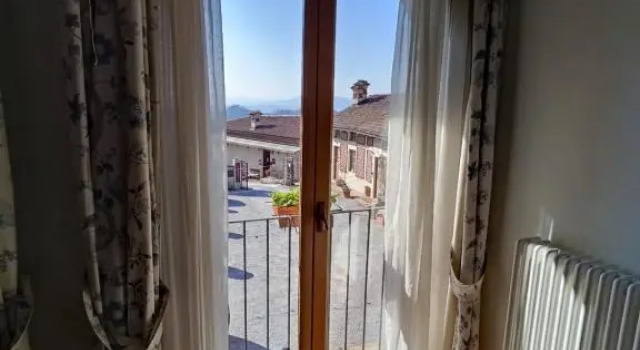 Полулюкс Foresteria Conti Roero