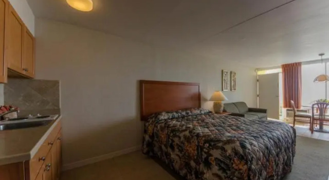 Люкс Deluxe Waikiki Oceanfront Resort