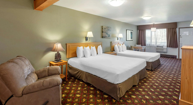 Четырёхместный номер Standard Best Western King Salmon Inn