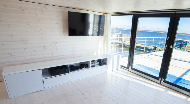 HT Houseboats