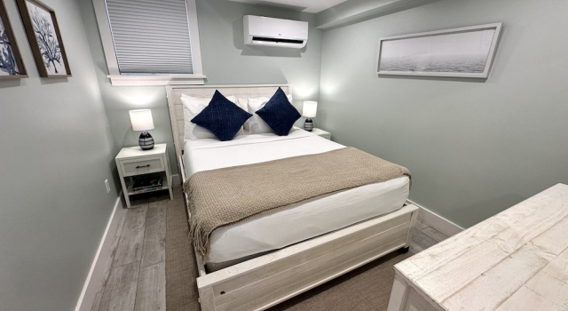 Downtown Newport 2br Apartment W/ Parking & Deck - Unit 4 2 Bedroom Apts, Забронировать Апартаменты/квартира Апартаменты Ньюпорт, рядом с Развлекательный центр Ryan Family Amusements, Апартаменты/квартира