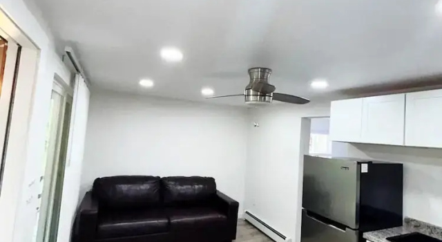 Апартаменты 7 Bedroom on the Side of Pikes Peak on a Mountain Stream