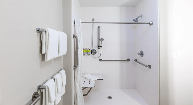 Четырёхместный номер Standard Holiday Inn Express & Suites Purcell by IHG