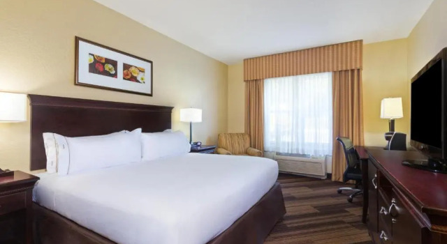 Номер Standard Holiday Inn Express & Suites Lakeland North I-4 by IHG