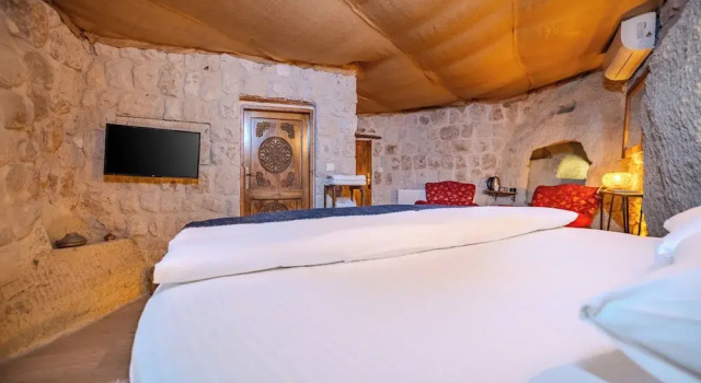 Люкс Luxury Saliche Cave Suite
