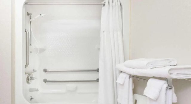 Номер Standard Ramada by Wyndham Tell City
