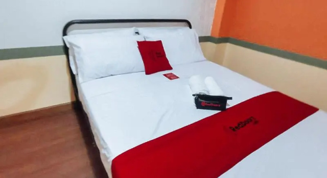 Двухместный номер Standard RedDoorz near SGM Condotel Villa Beach Iloilo