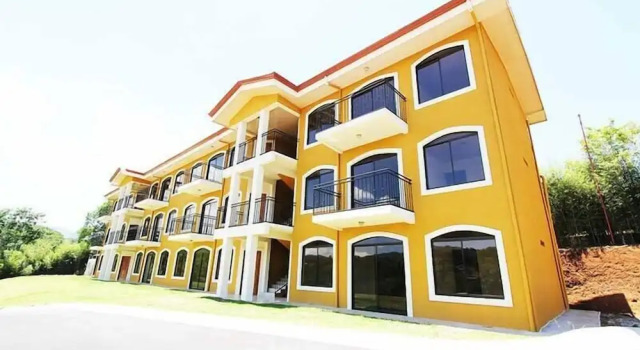 La Jacaranda Luxury Condos, Buchen Sie Hotel Hotels in Atenas mit Pool, Schwimmbad