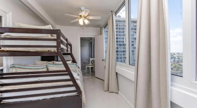 Апартаменты Ocean Beach Condo 3BR On the Sand 911