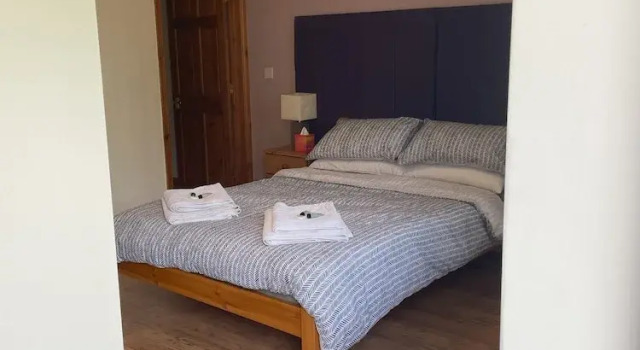 Rooms at the Huntsman Inn, Book Pension Hoteller i Wotton-under-Edge med parkering, Parkering