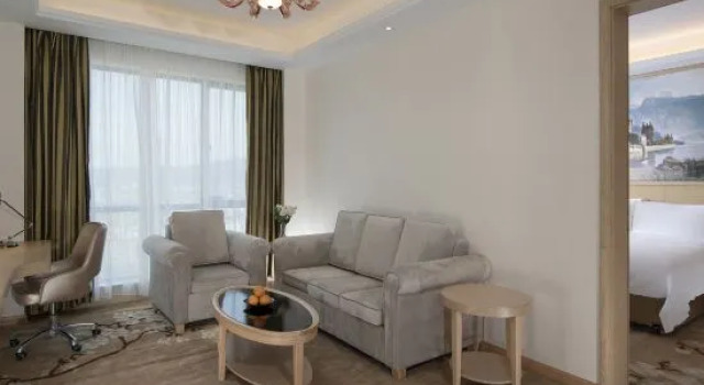 Люкс Deluxe ViennaInternational Hotel Shenzhen Longgang Lilan